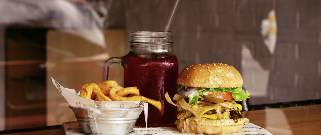 limonada-carne-hamburguesa-cebolla-restaurante-almeria-bar-hamburgueseria
