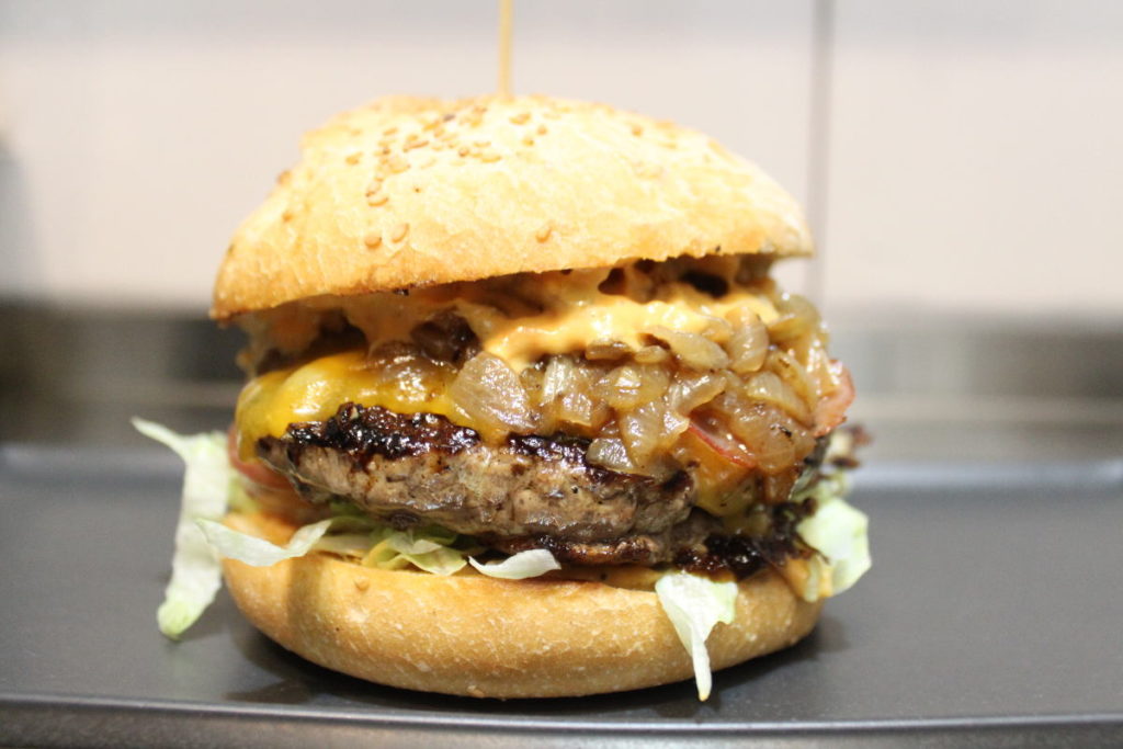 classic-burger-milestone-restaurant-almeria_small